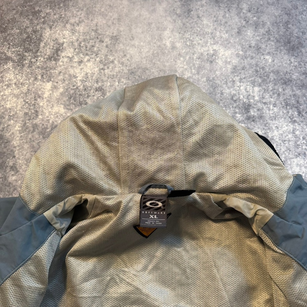 Vintage Oakley Software Mens XL Blue Hooded Shell Jacket Gorpcore Y2K Utility - Picture 14 of 14